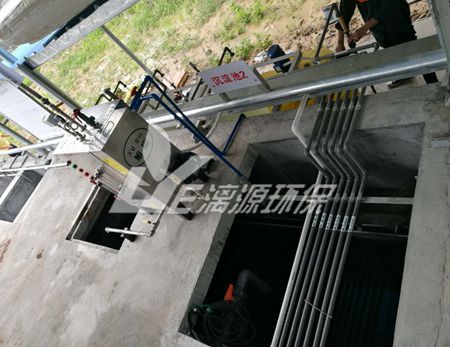 化妝品廢水處理過程中好氧池產(chǎn)生泡沫的原因?