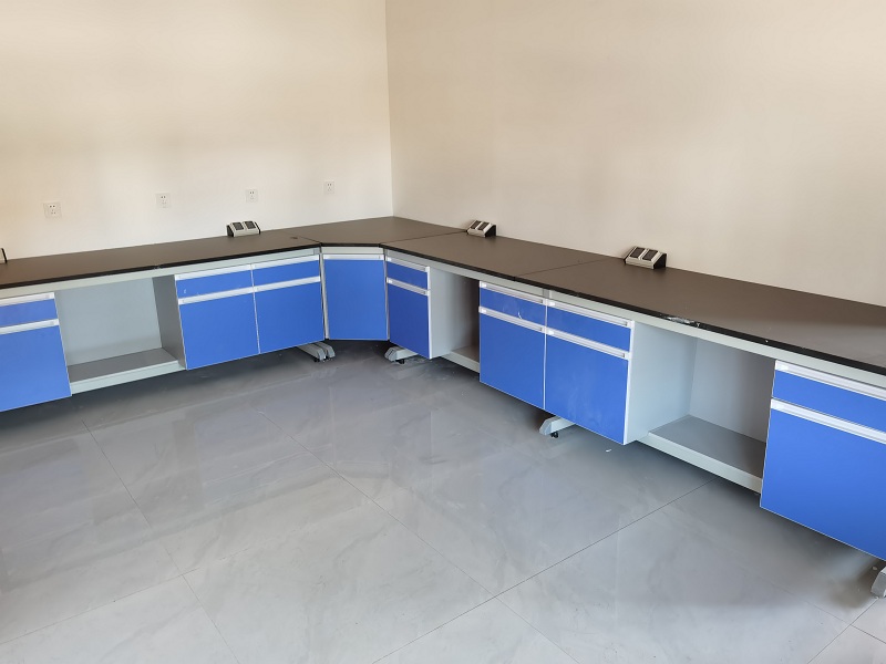 鋼木實(shí)驗(yàn)臺(tái)的污漬要如何清理？